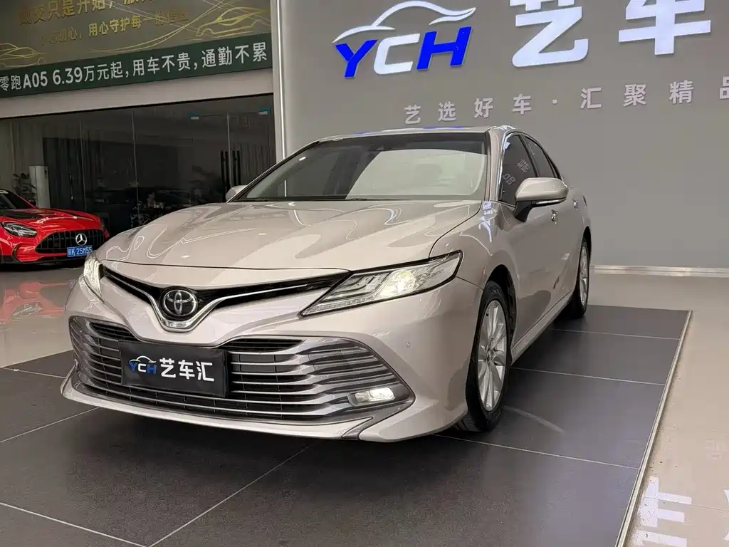 Toyota Camry — миниатюра 2