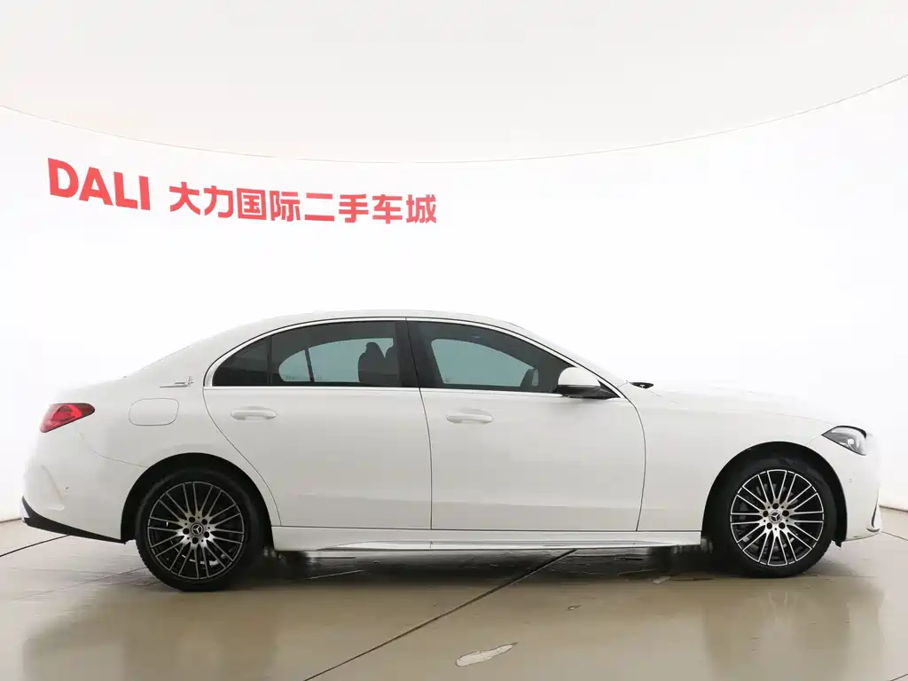 Mercedes-Benz C-Class — миниатюра 13