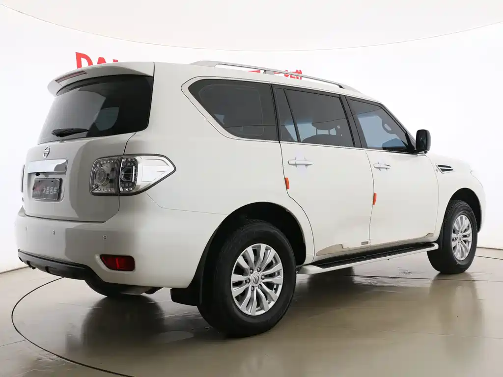 Nissan Patrol — миниатюра 13