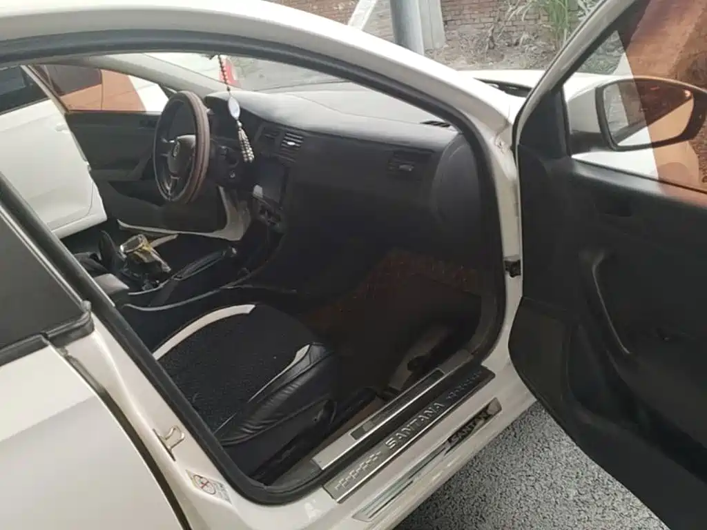 Volkswagen Santana — миниатюра 9