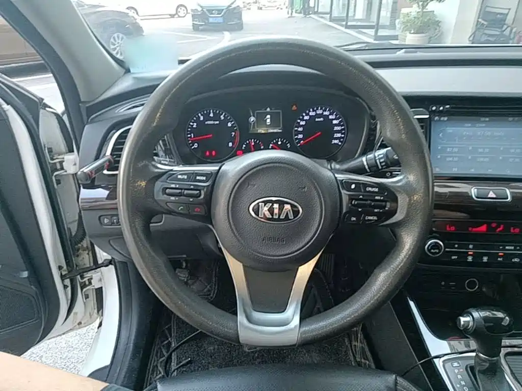 Kia K4 — миниатюра 11