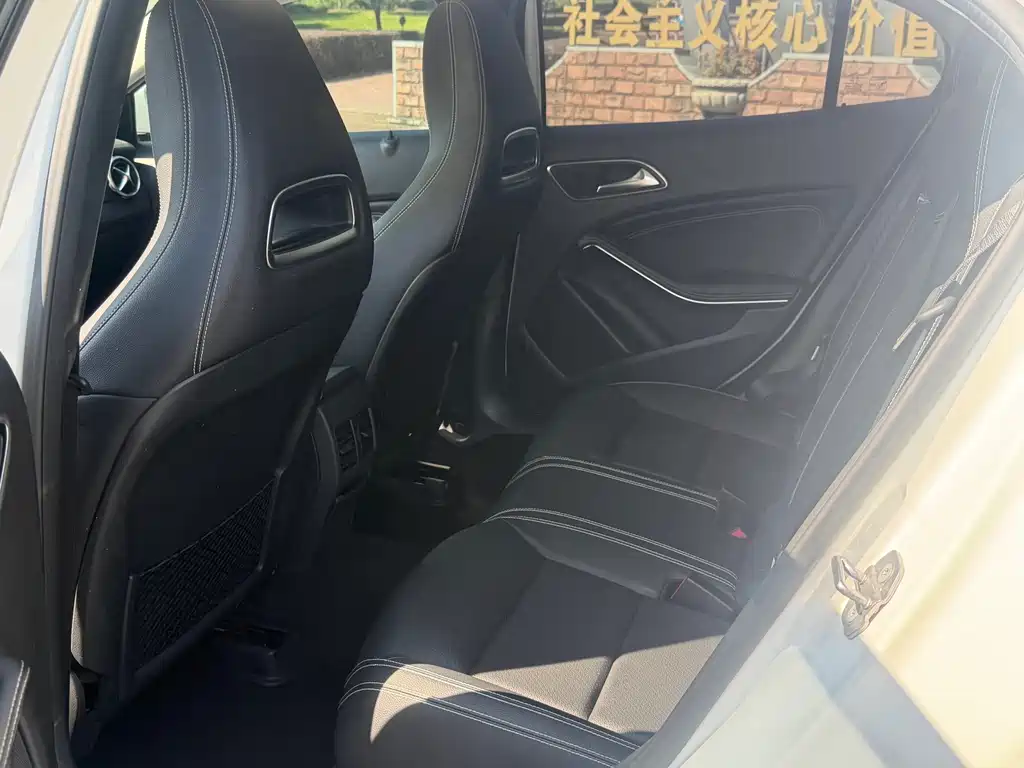 Mercedes-Benz GLA — миниатюра 8