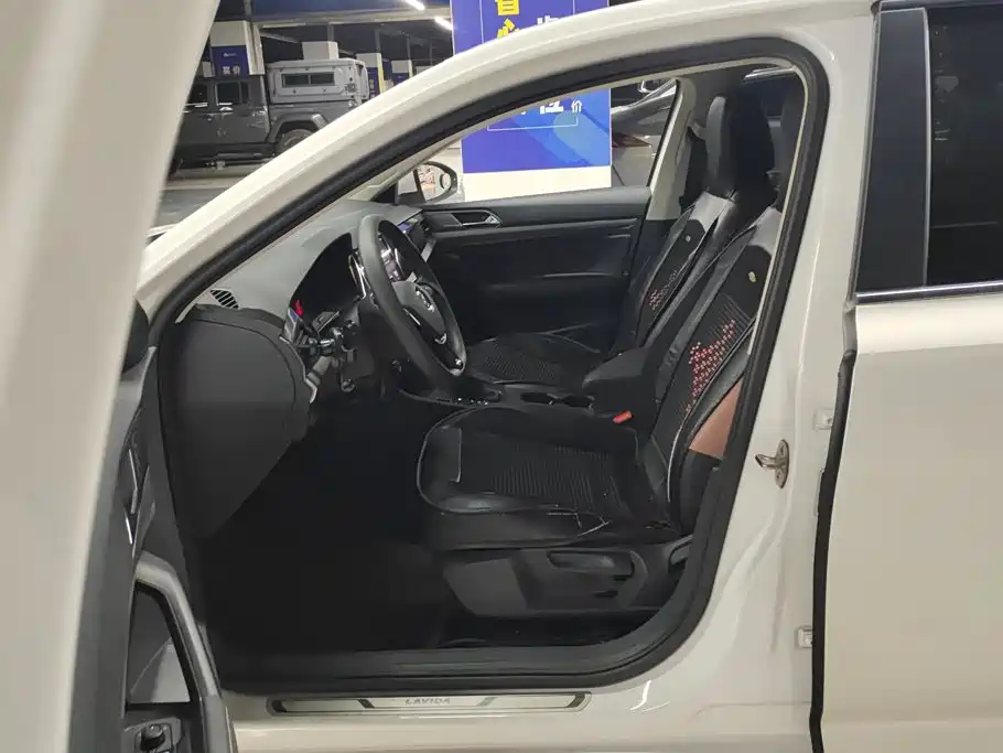 Volkswagen Lavida — миниатюра 9