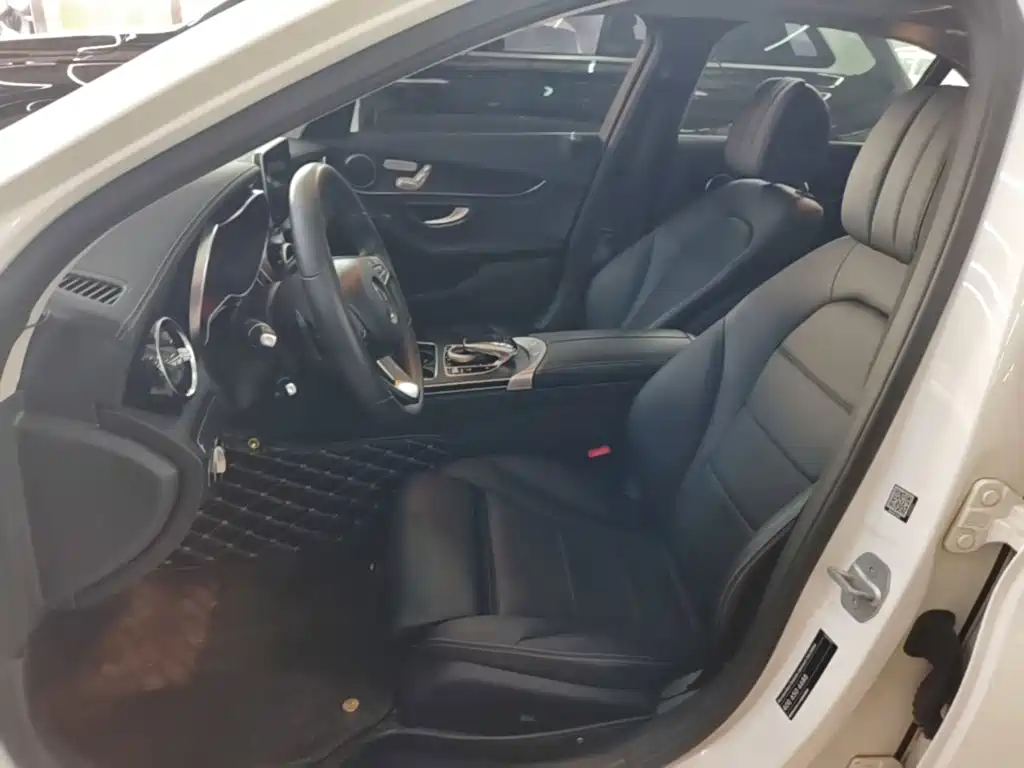 Mercedes-Benz C-Class — миниатюра 11