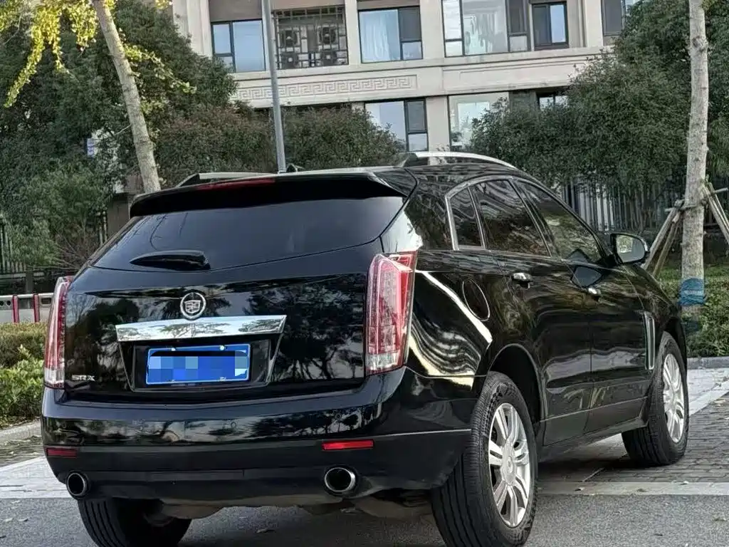 Cadillac SRX — миниатюра 4