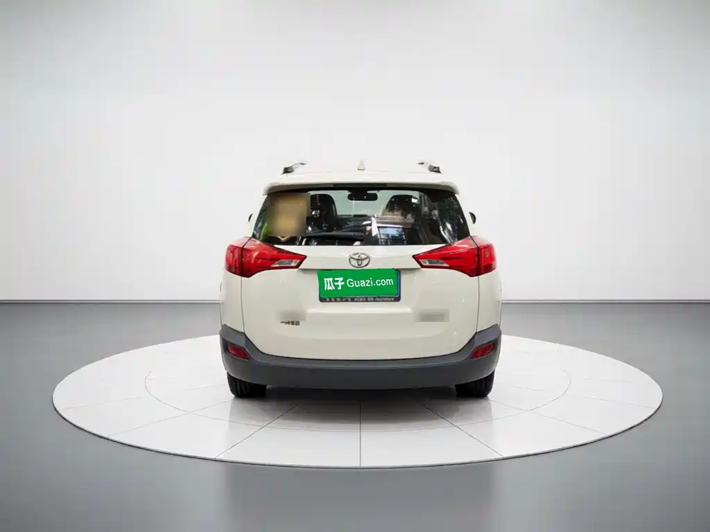 Toyota RAV4 — миниатюра 3