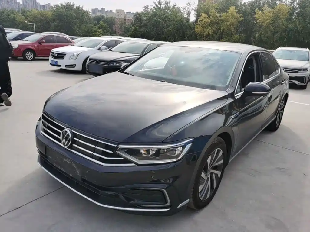 Volkswagen Magotan PHEV — миниатюра 2