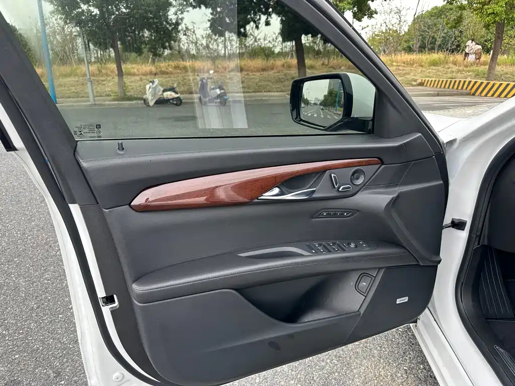 Cadillac CT6 — миниатюра 9
