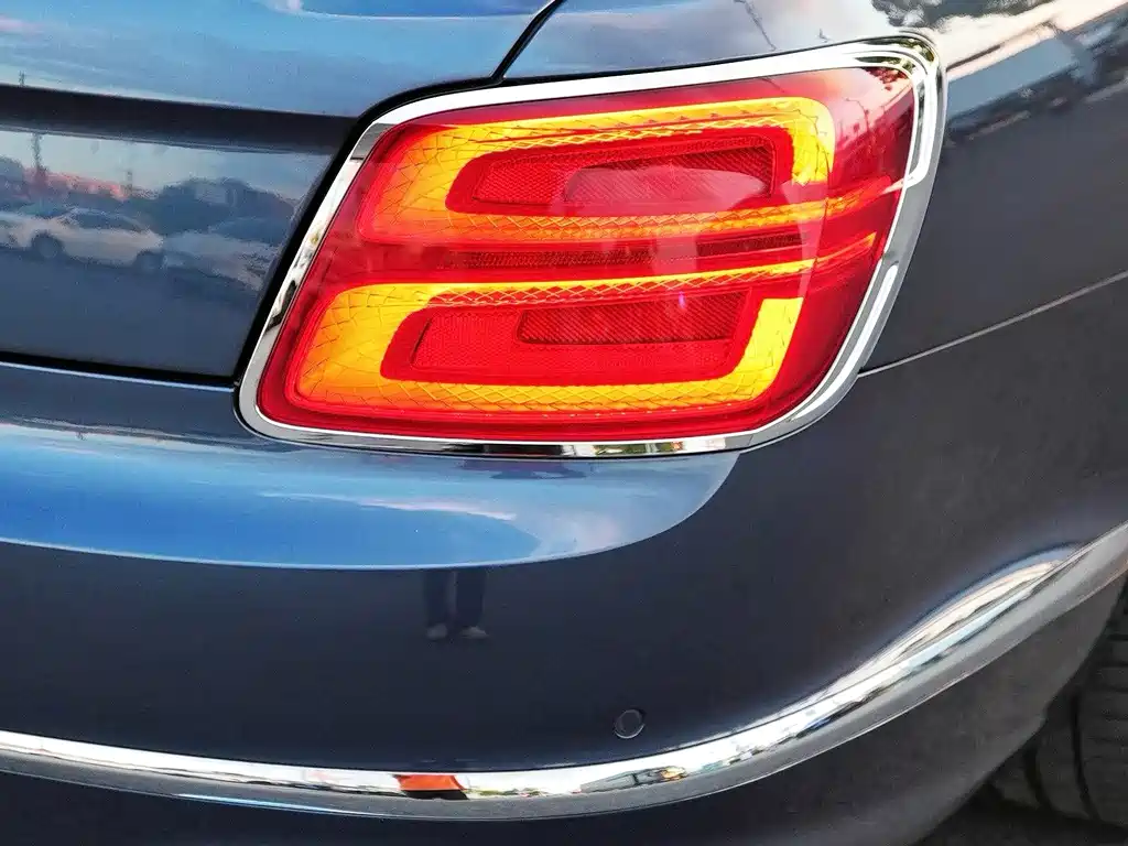Bentley Flying Spur — миниатюра 10