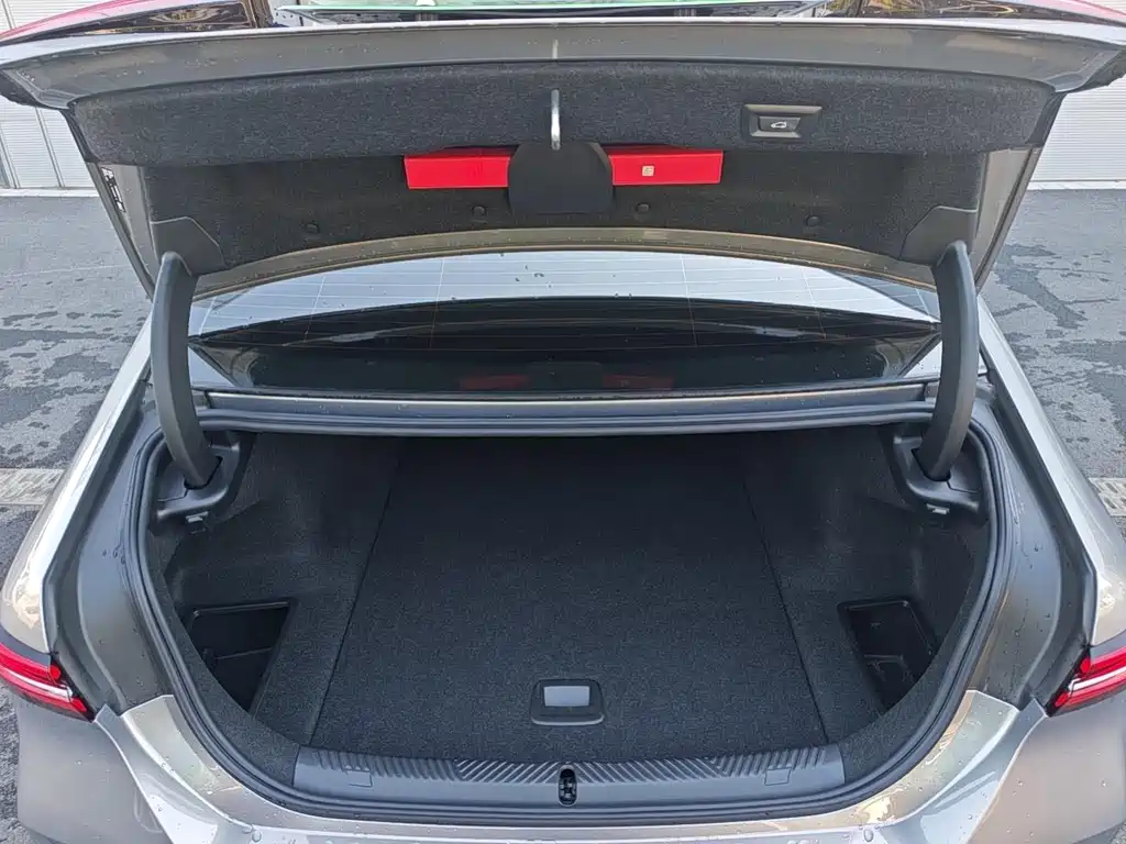 BMW i5 — миниатюра 7