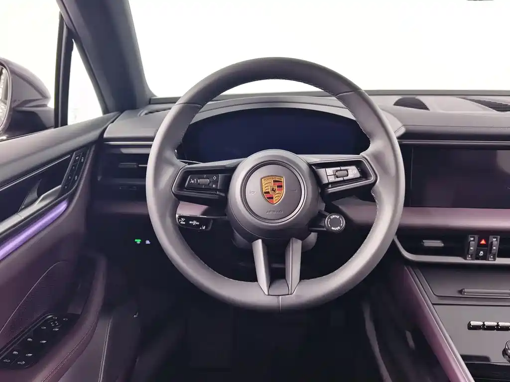 Porsche Macan EV — миниатюра 8