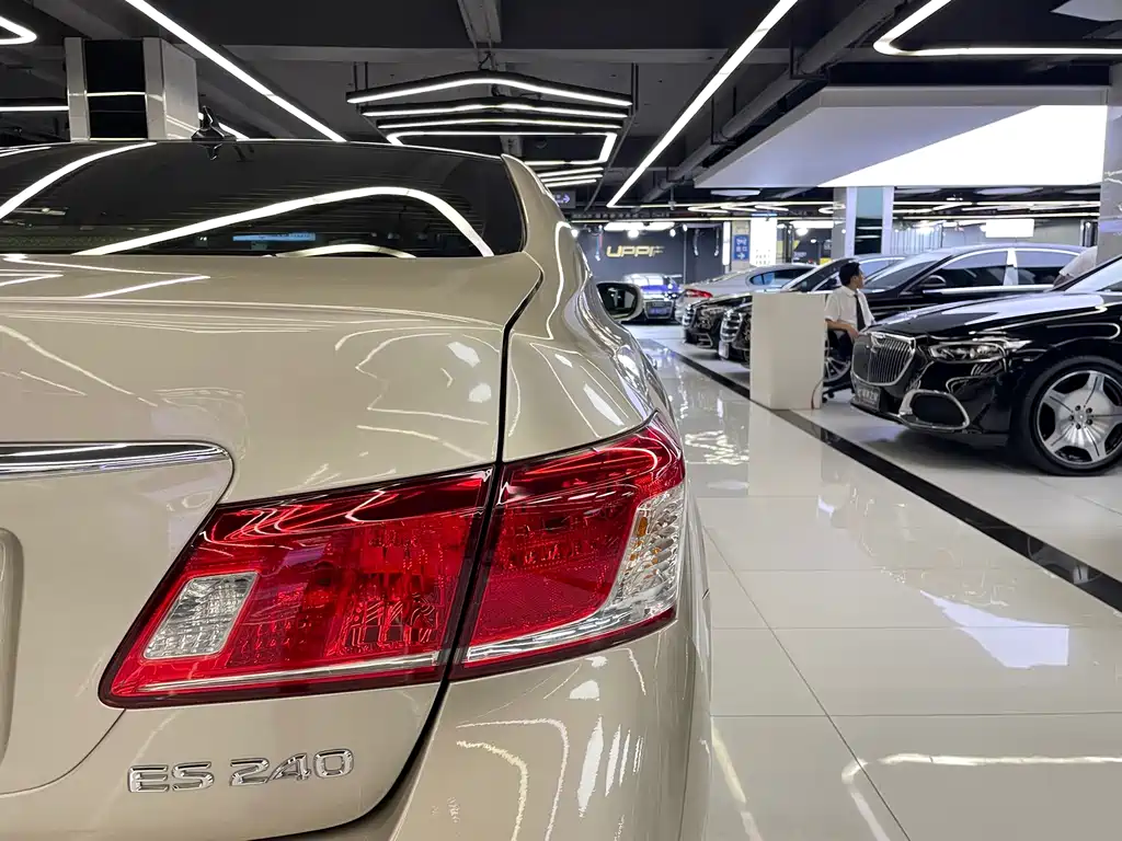 Lexus ES — миниатюра 44