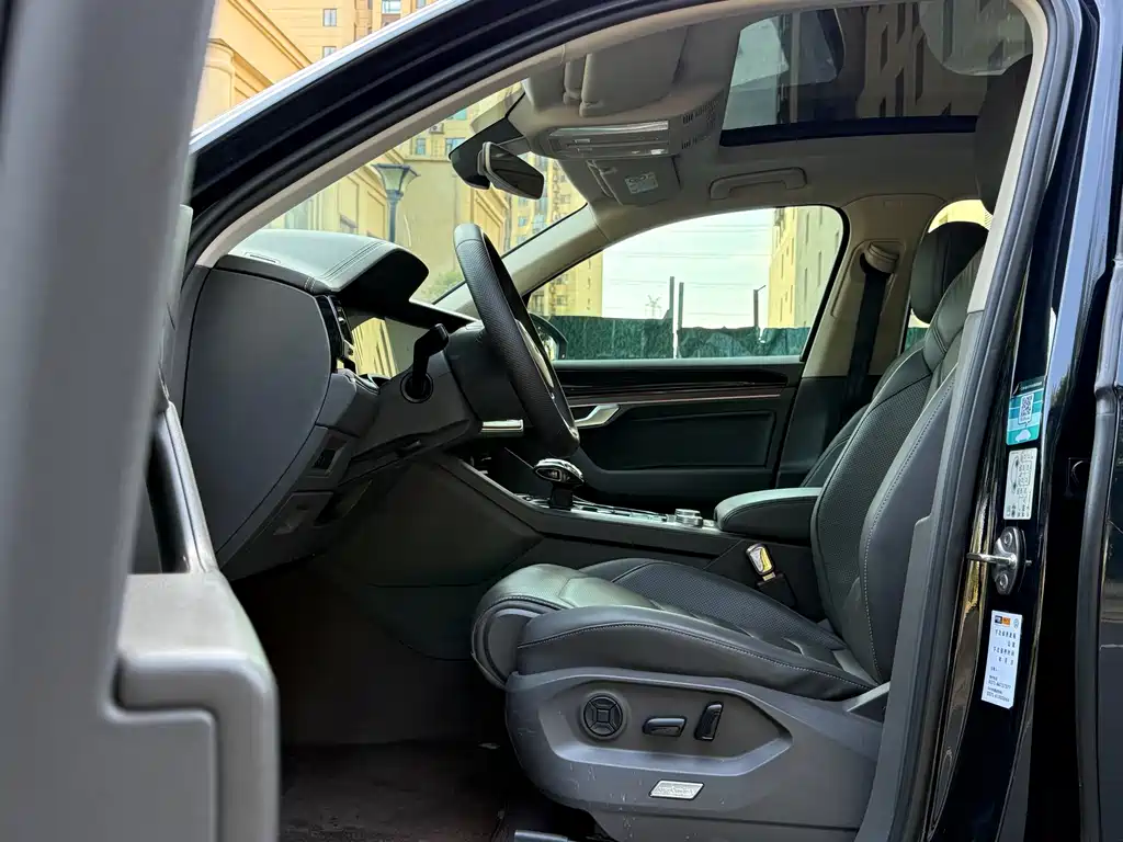 Volkswagen Touareg — миниатюра 4
