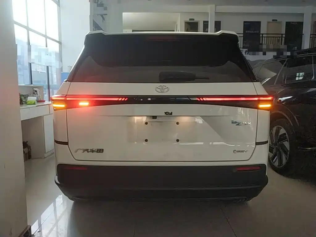 Toyota bZ3X — миниатюра 6