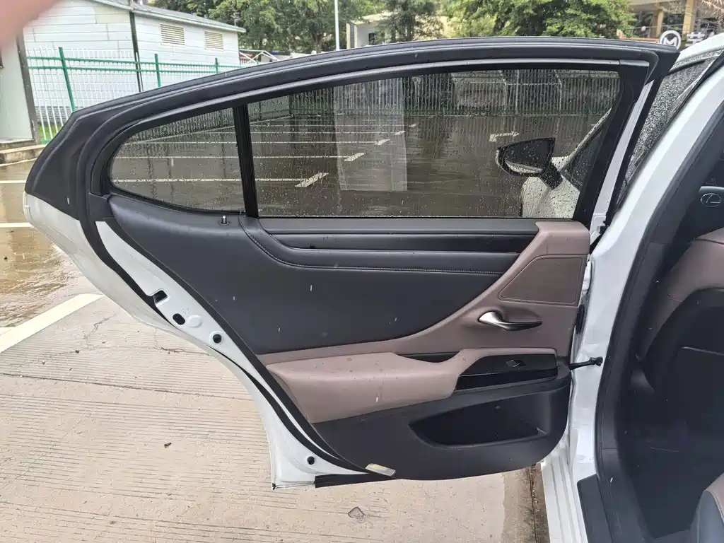 Lexus ES — миниатюра 32