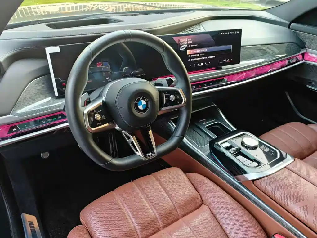 BMW 7 Series — миниатюра 10