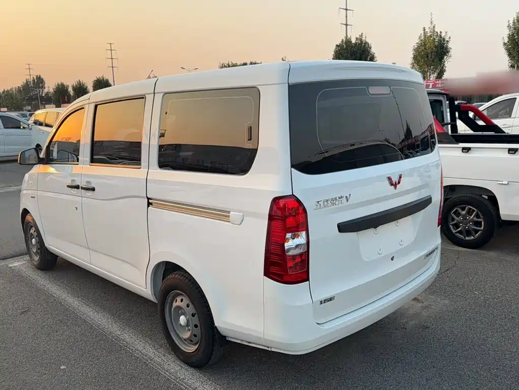 Wuling Rongguang V — миниатюра 17