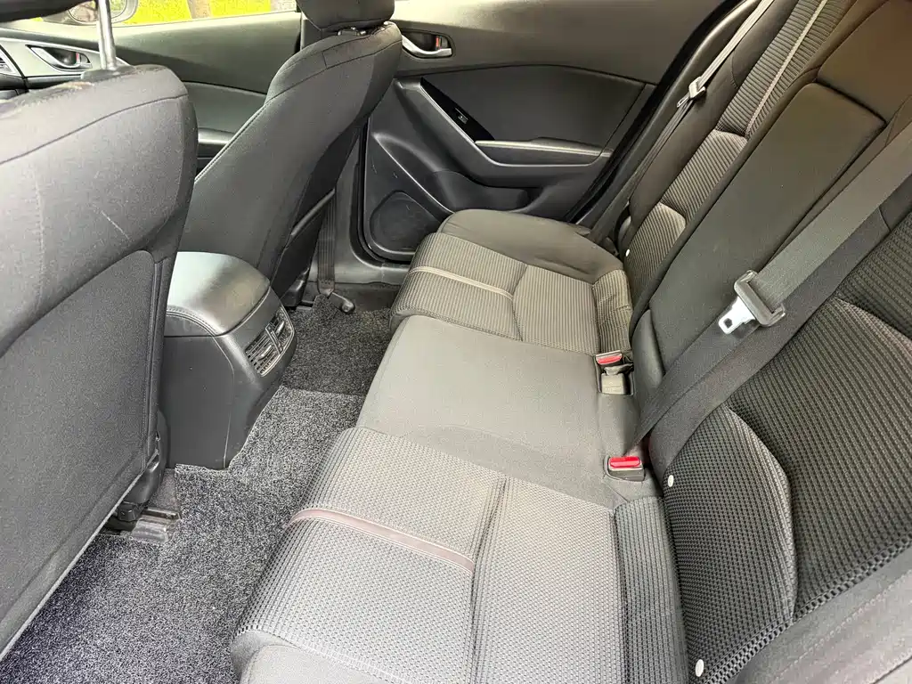 Mazda 3 Axela — миниатюра 8