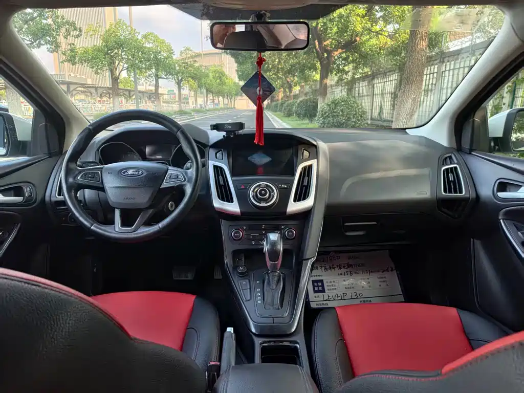 Ford Focus — миниатюра 5