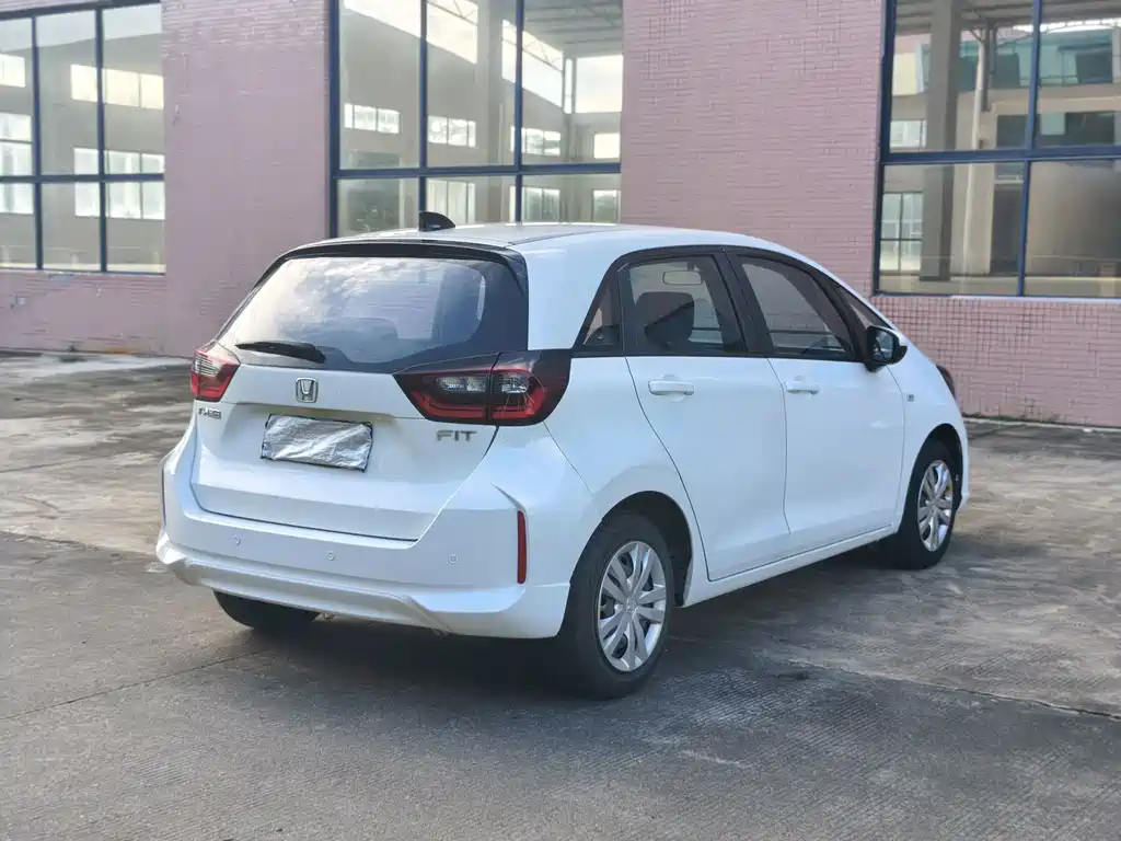 Honda Fit — миниатюра 8