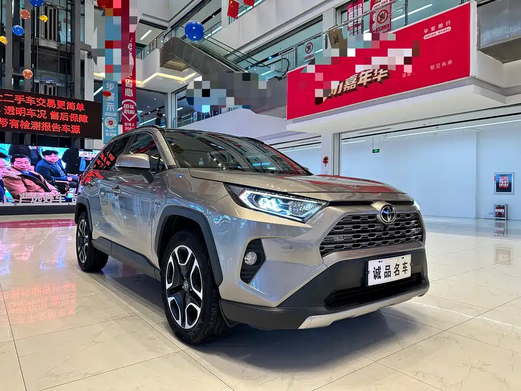 Toyota RAV4 — миниатюра 4