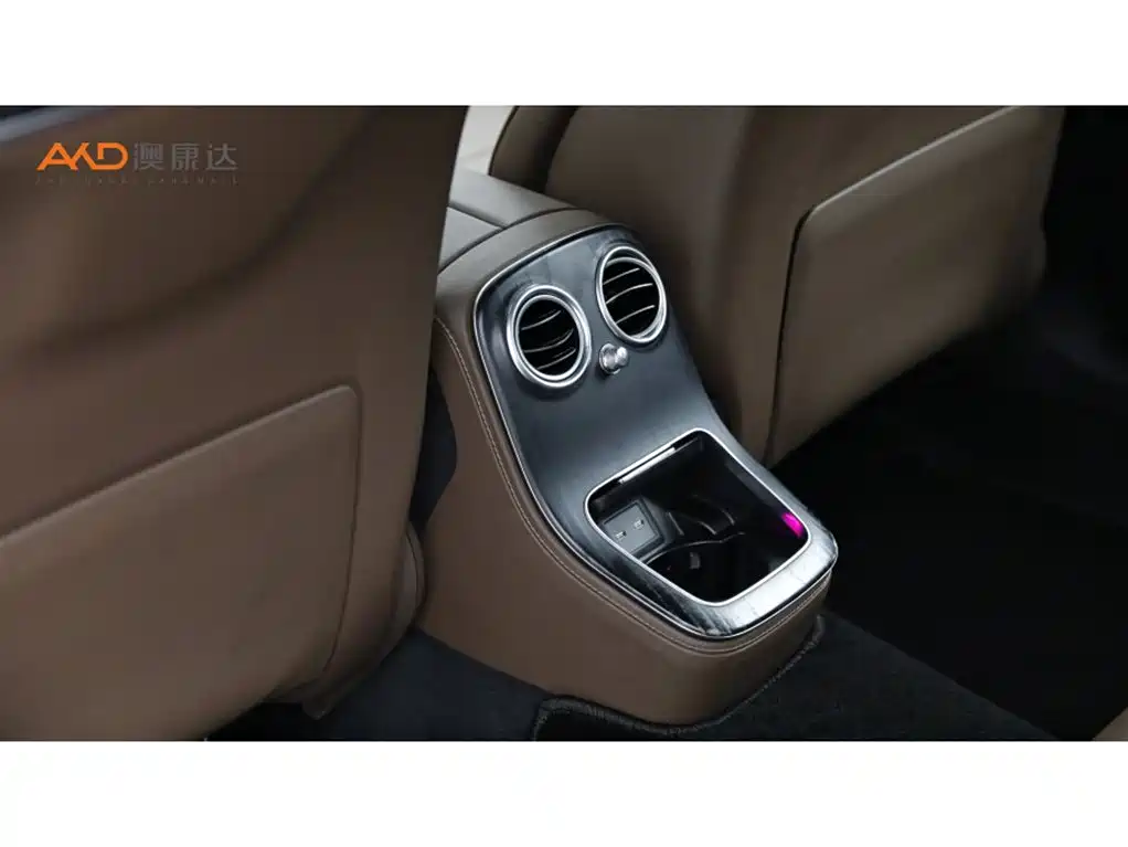 Mercedes-Benz E-Class — миниатюра 9