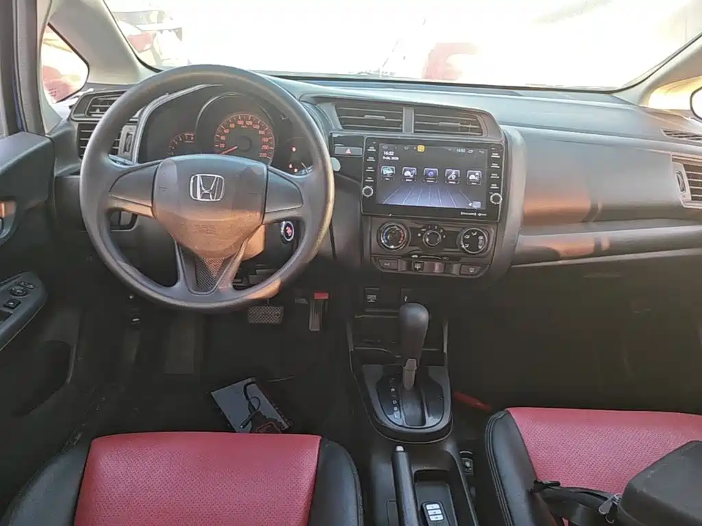 Honda Fit — миниатюра 10