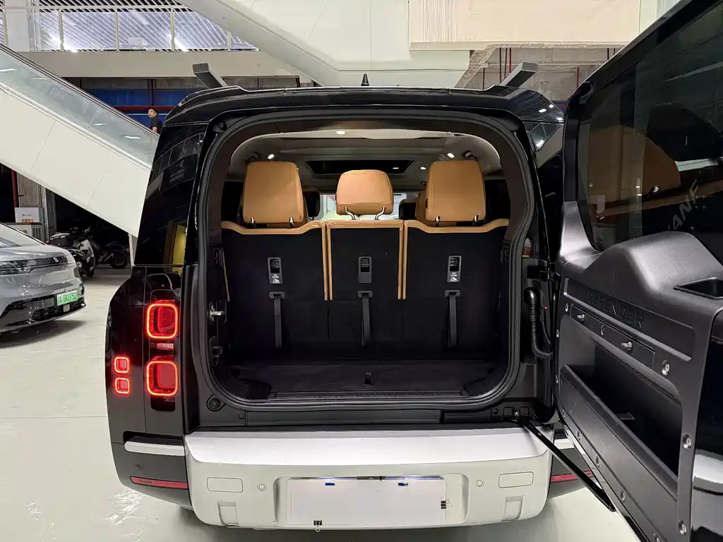 Land Rover Defender — миниатюра 21