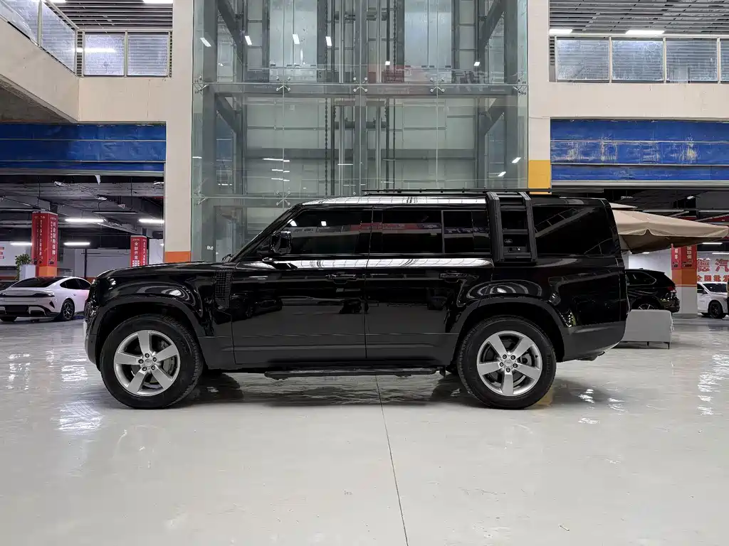 Land Rover Defender — миниатюра 4