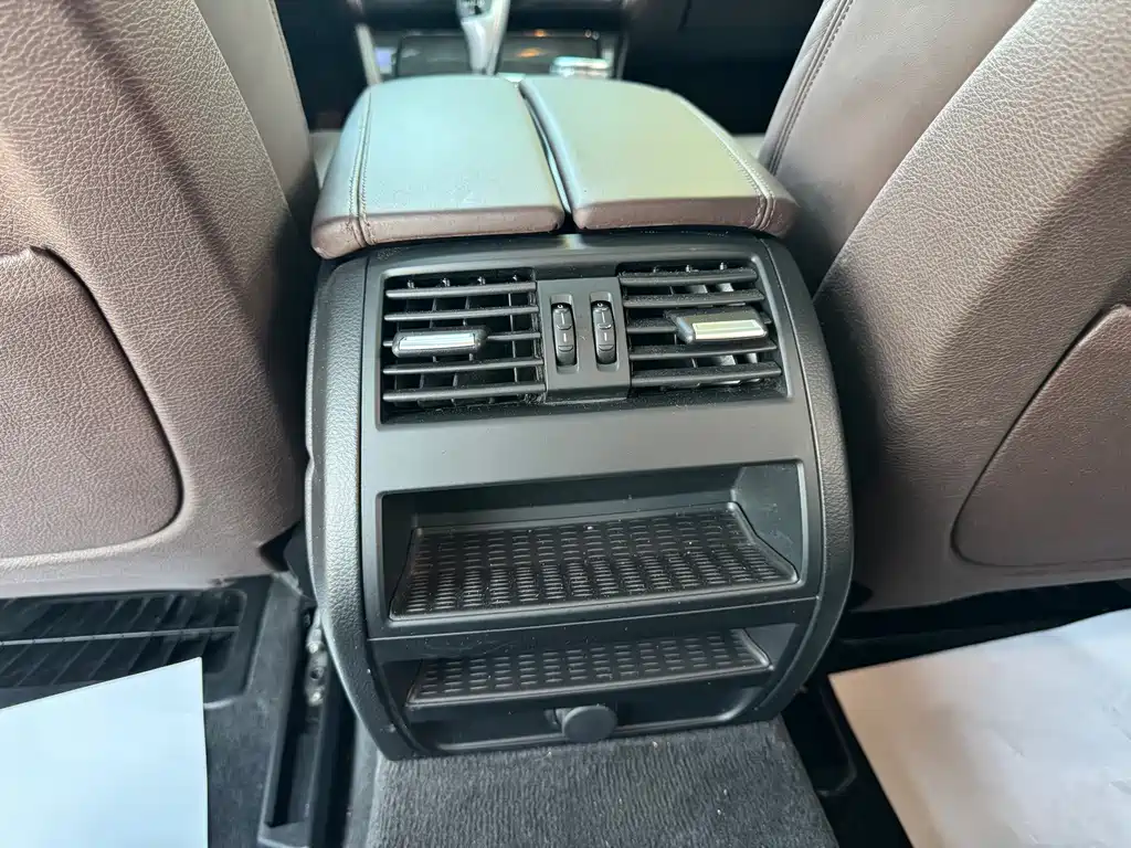 BMW 5 Series — миниатюра 17
