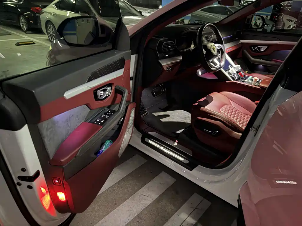 Lamborghini Urus — миниатюра 7