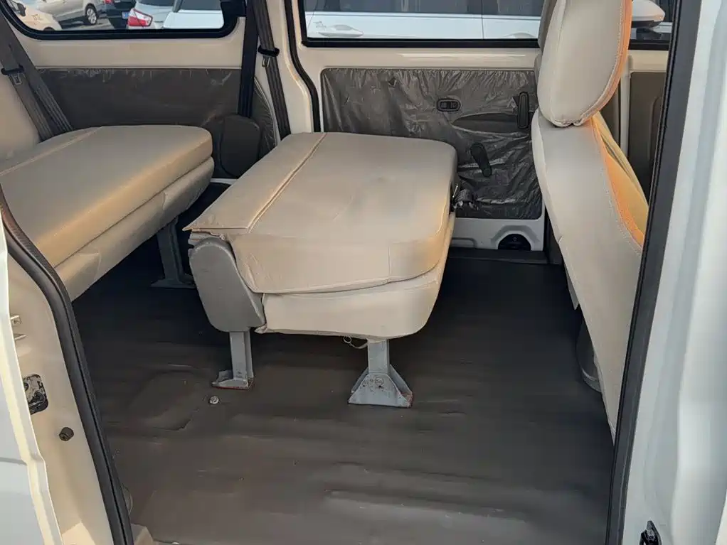Wuling Rongguang V — миниатюра 10