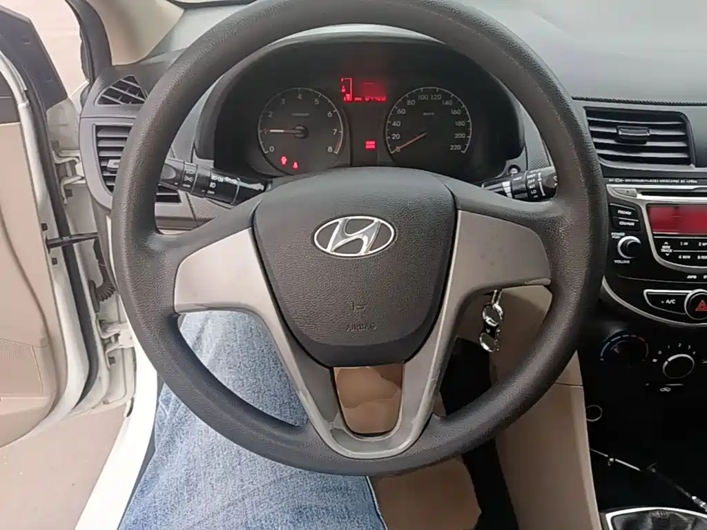 Hyundai Verna — миниатюра 11
