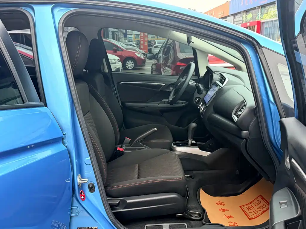Honda Fit — миниатюра 11