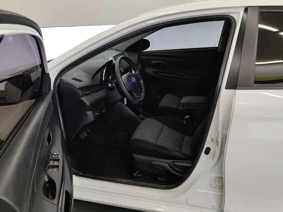 Toyota Vios — миниатюра 9