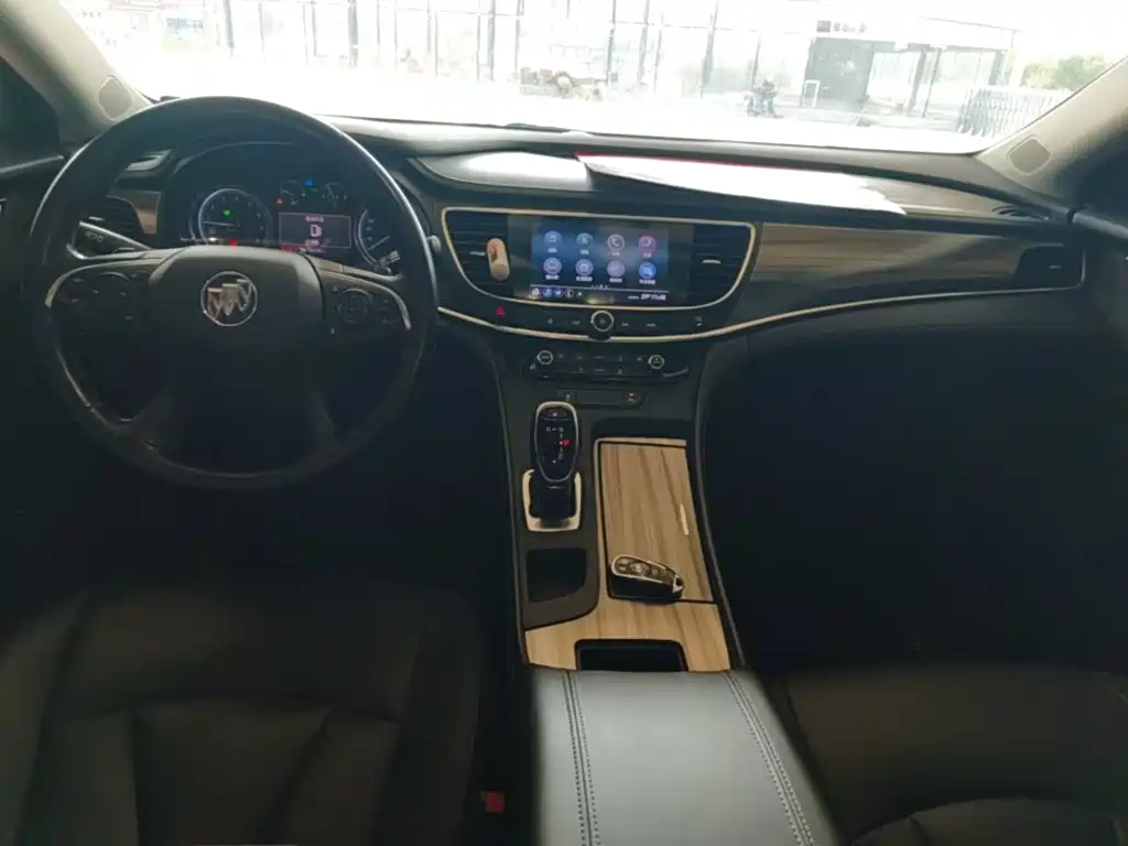 Buick LaCrosse — миниатюра 10