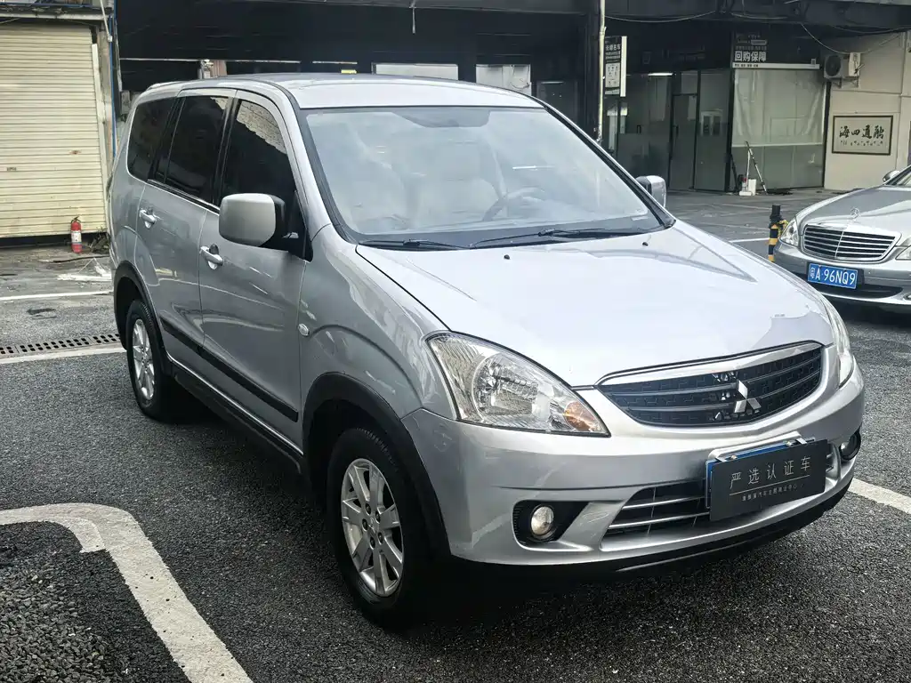 Mitsubishi Zinger — миниатюра 3