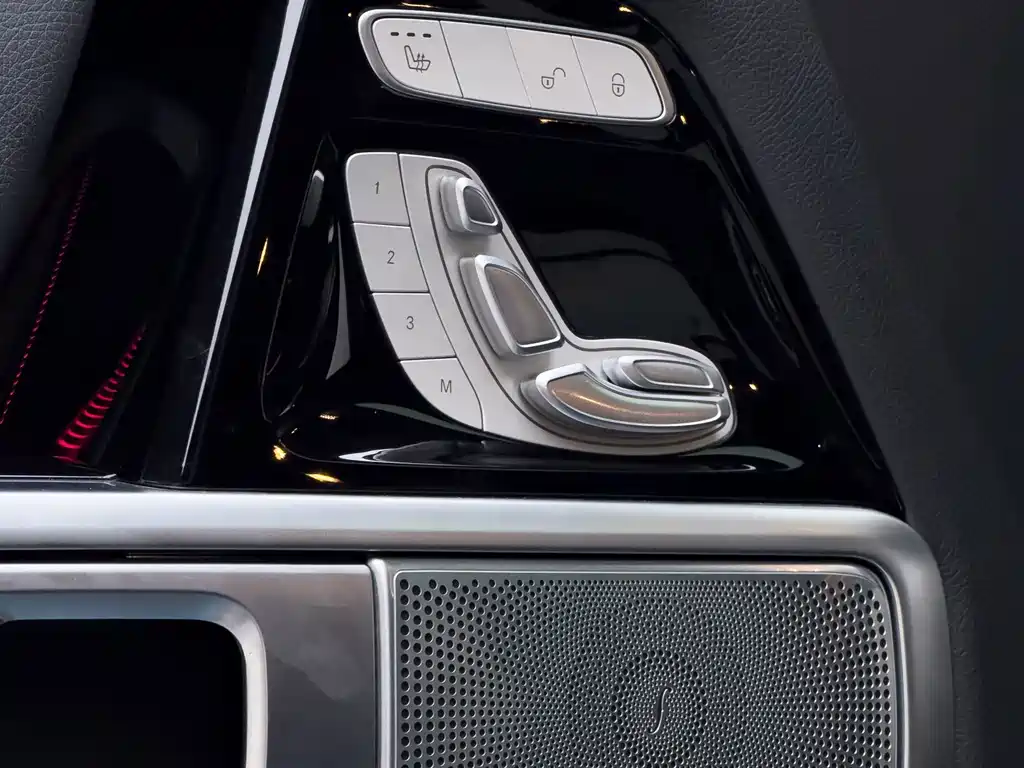 Mercedes-Benz G-Class — миниатюра 12