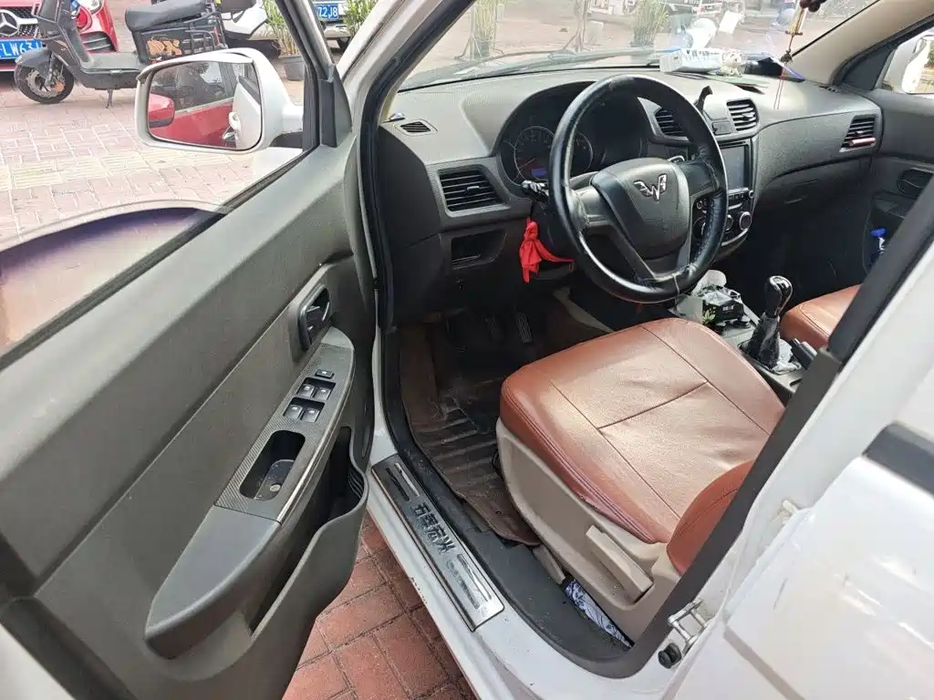 Wuling Hongguang — миниатюра 17