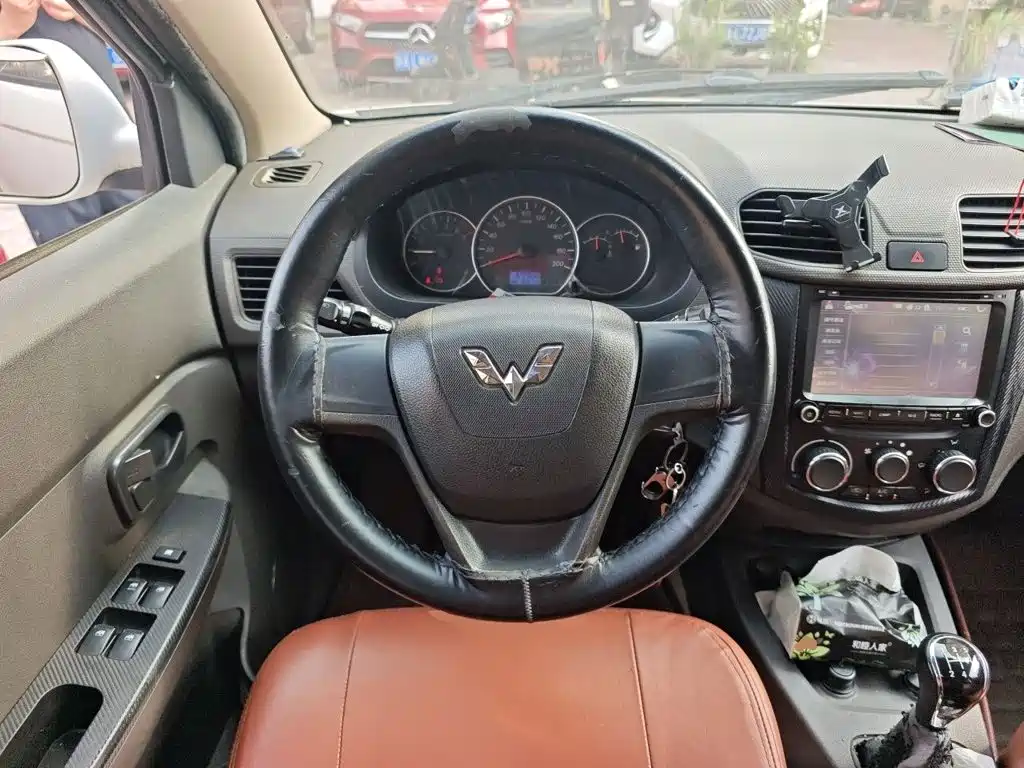Wuling Hongguang — миниатюра 11
