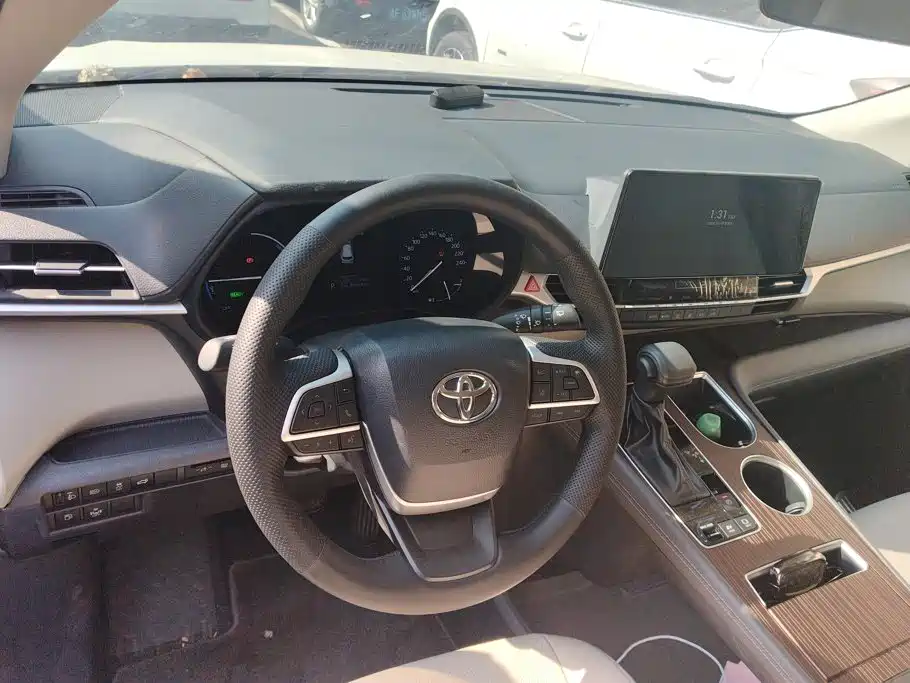 Toyota Sienna — миниатюра 12