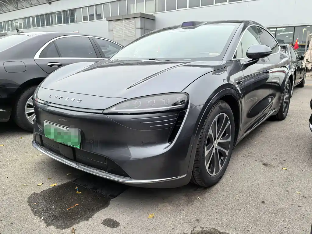 智界 Zhijie R7 2025