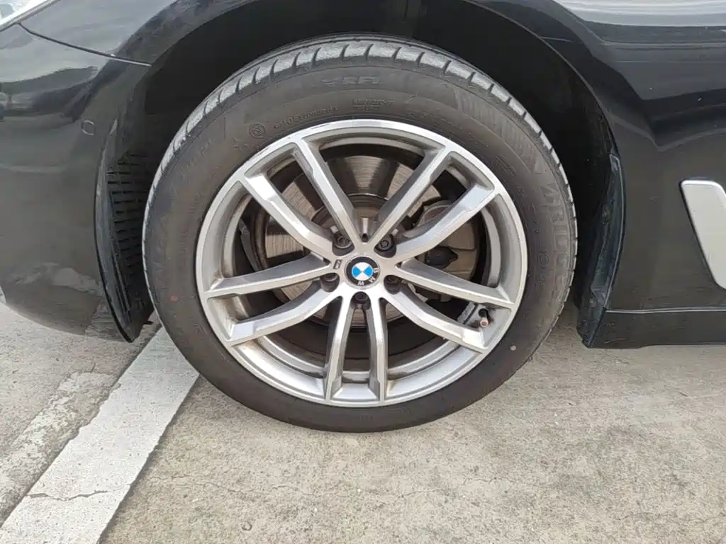 BMW 5 Series — миниатюра 23