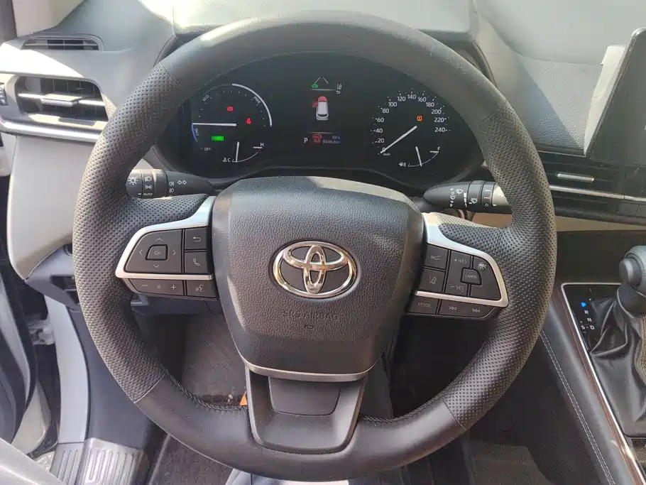 Toyota Sienna — миниатюра 15