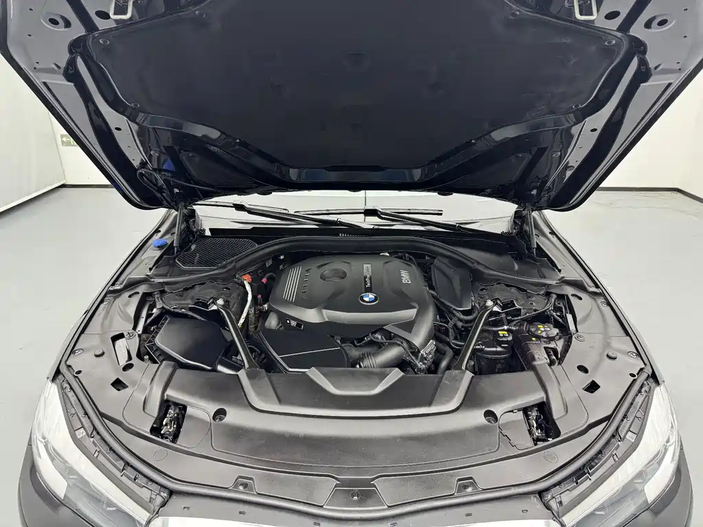 BMW 7 Series — миниатюра 15