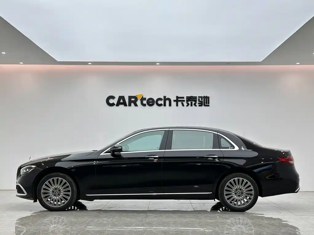 Mercedes-Benz E-Class — миниатюра 2