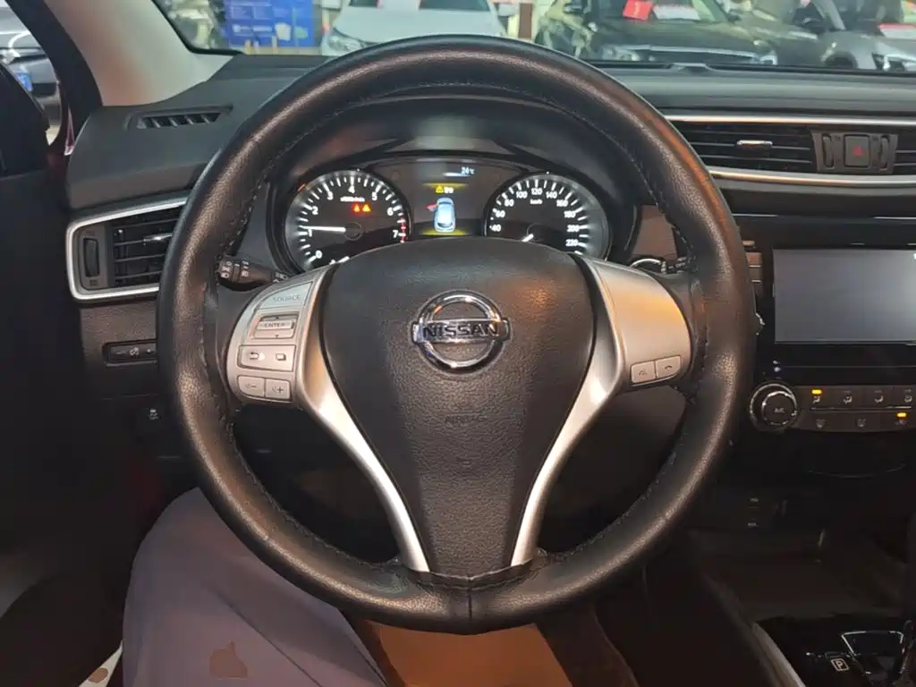 Nissan Qashqai — миниатюра 11