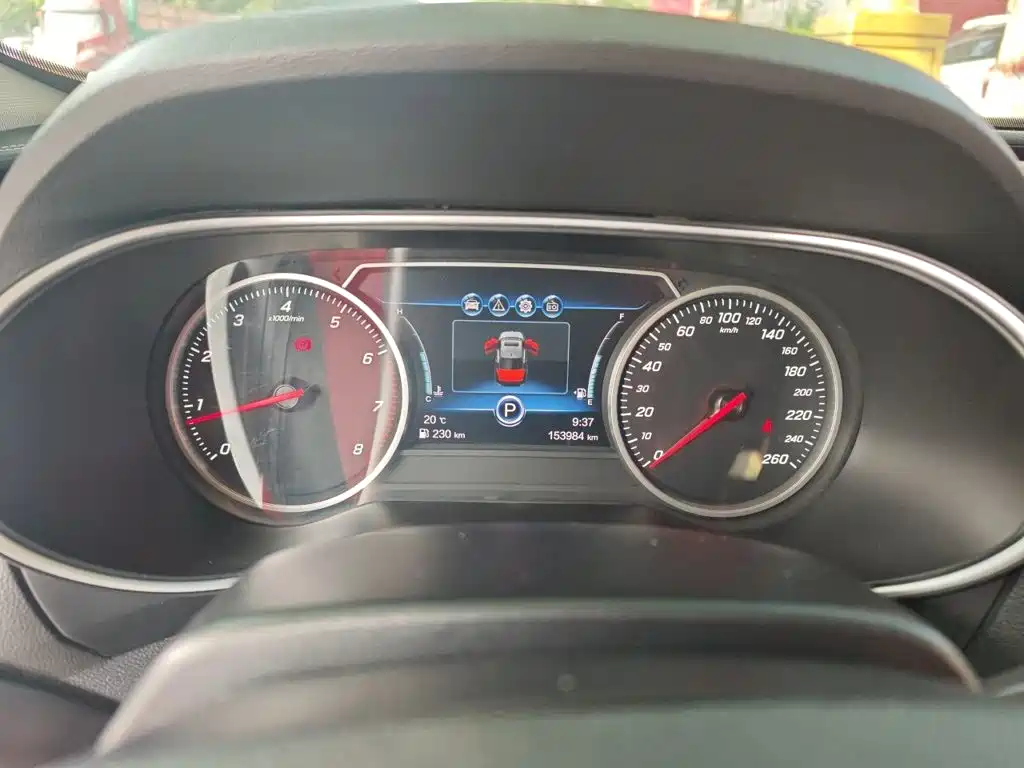 Hongqi Hongqi H5 — миниатюра 7