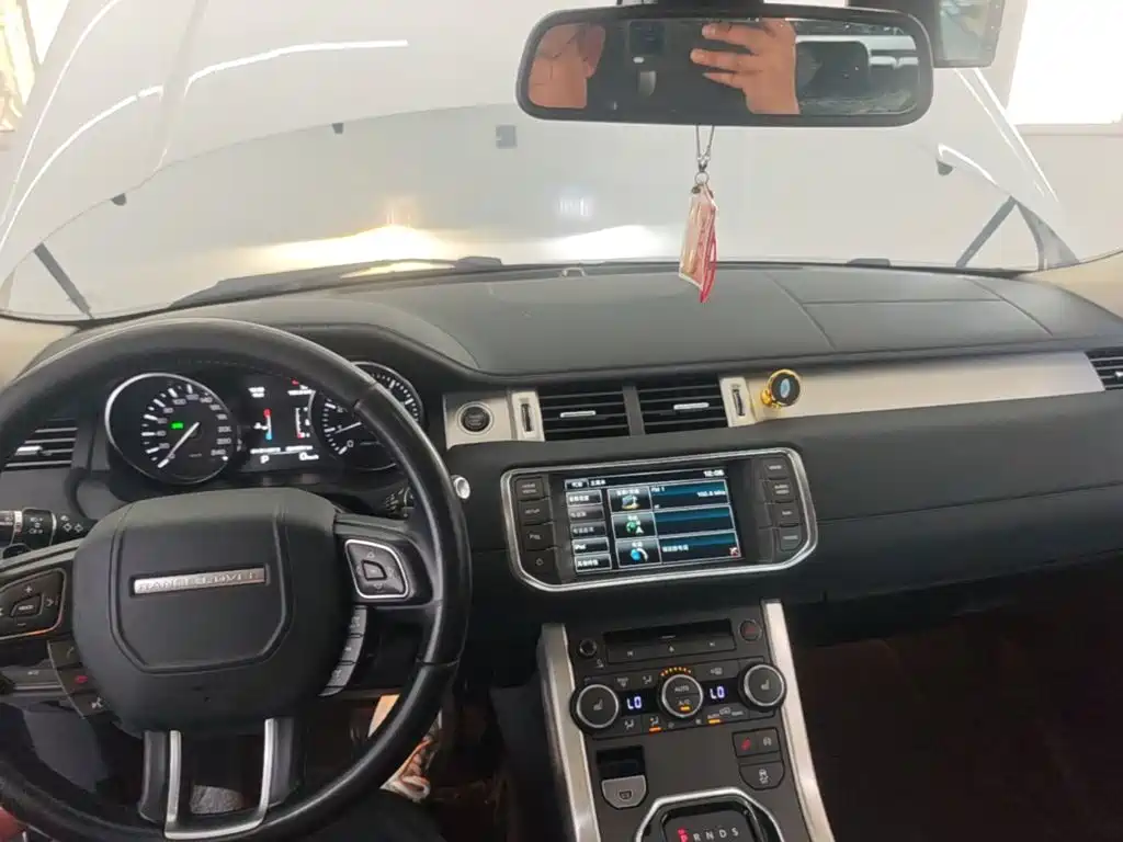 Land Rover Evoque — миниатюра 10