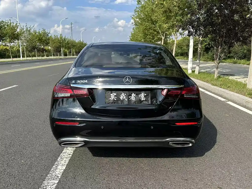 Mercedes-Benz E-Class — миниатюра 6